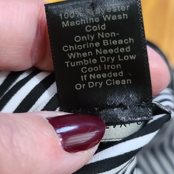 🦋Sale🦋4/$25Ann Taylor Factory Button Down Blouse - Picture 11 of 12